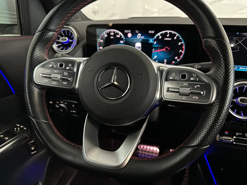 Mercedes-Benz GLA 200