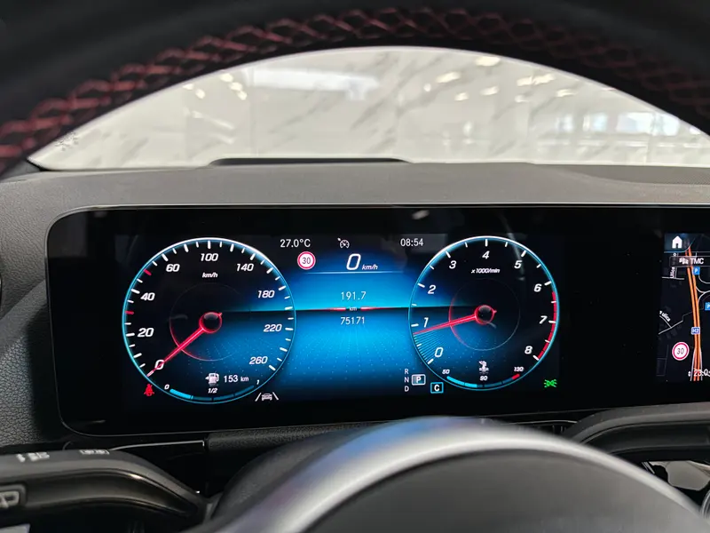 Mercedes-Benz GLA 200