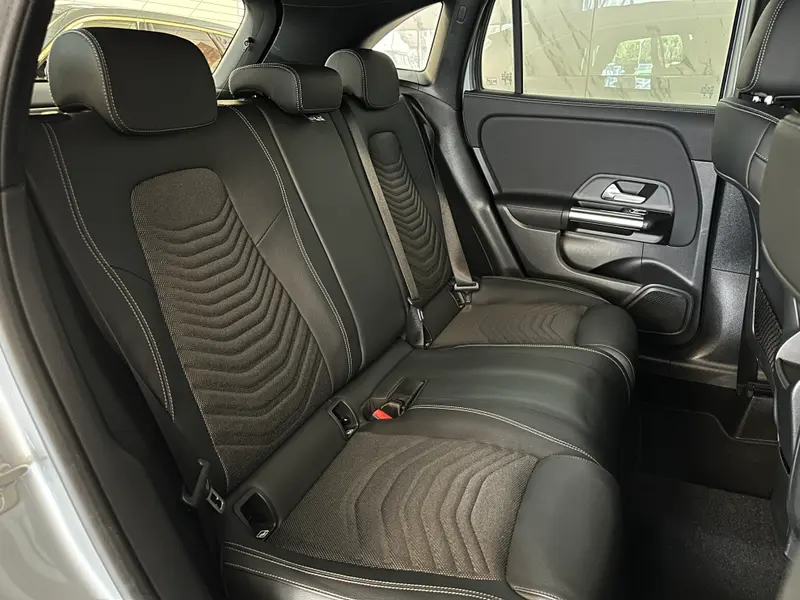 Mercedes-Benz GLA 180d